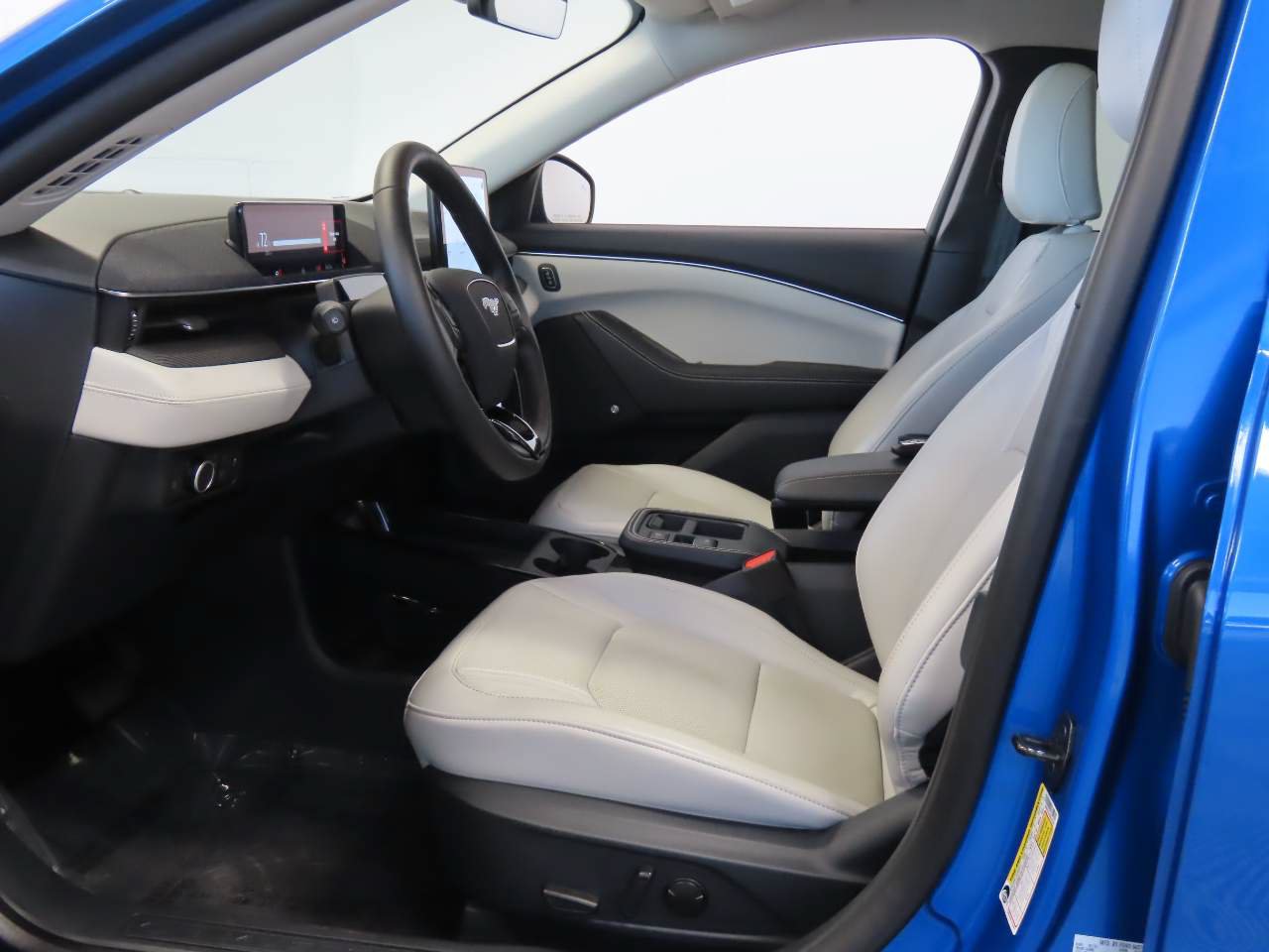 Used 2025 Ford Mustang Mach-E Premium AWD/4WD image 14