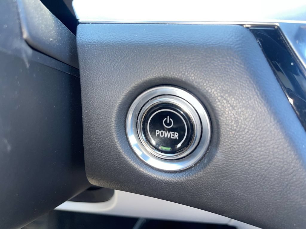 Certified 2024 Cadillac Lyriq Luxury AWD/4WD image 15