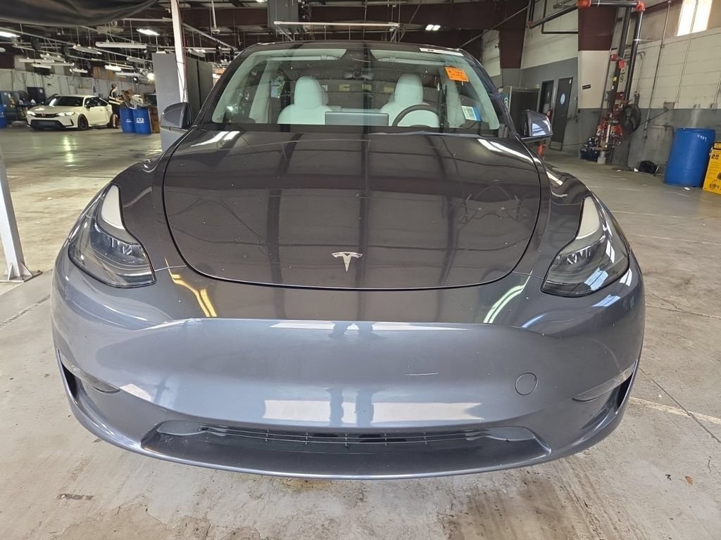 Used 2023 Tesla Model Y Long Range AWD/4WD image 2