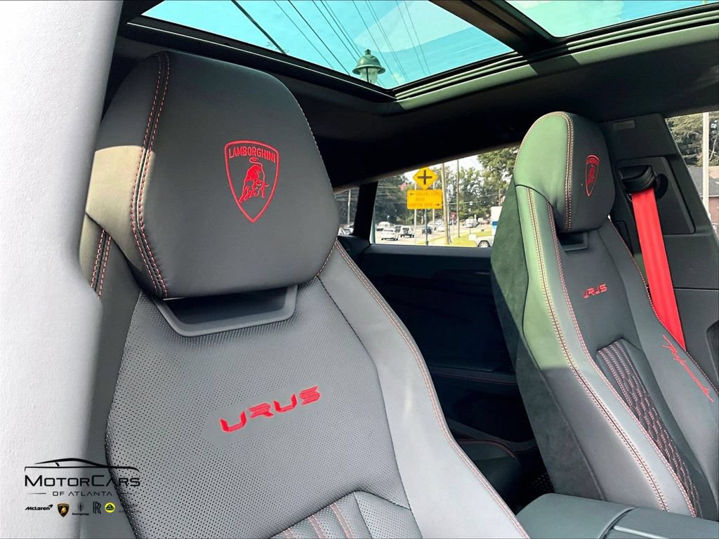 Used 2023 Lamborghini Urus Performante AWD/4WD image 31