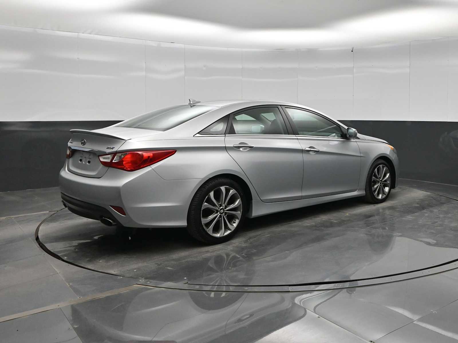 Used 2014 Hyundai Sonata SE w/ Premium Package 03 FWD image 7