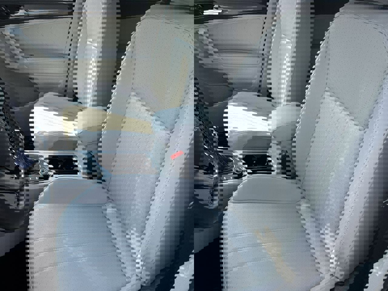 Used 2023 Volkswagen Tiguan SE image 14