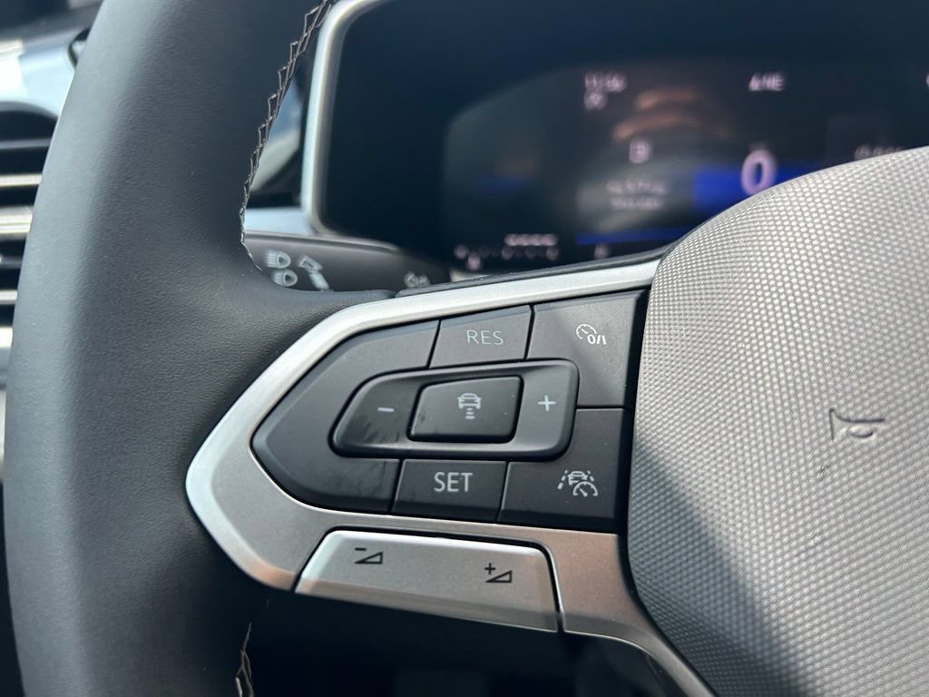New 2026 Volkswagen Taos SE FWD image 20