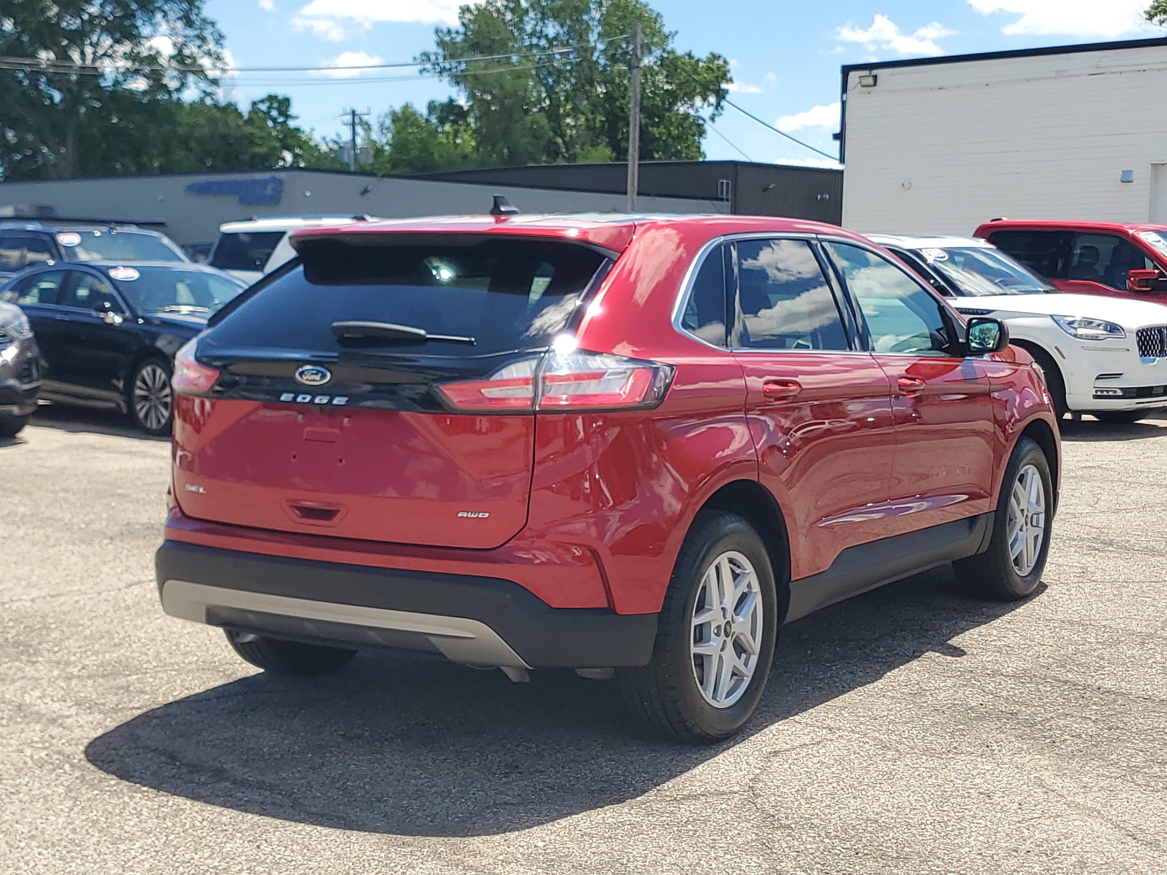 Used 2024 Ford Edge SEL w/ Convenience Package AWD/4WD image 6