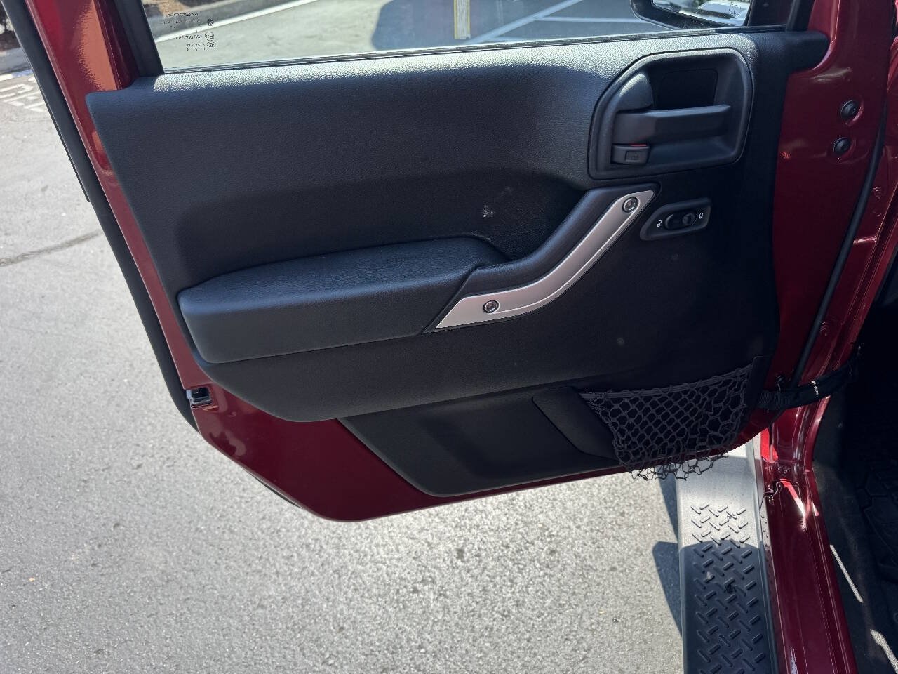 Used 2013 Jeep Wrangler Unlimited Sahara w/ Connectivity Group AWD/4WD image 13