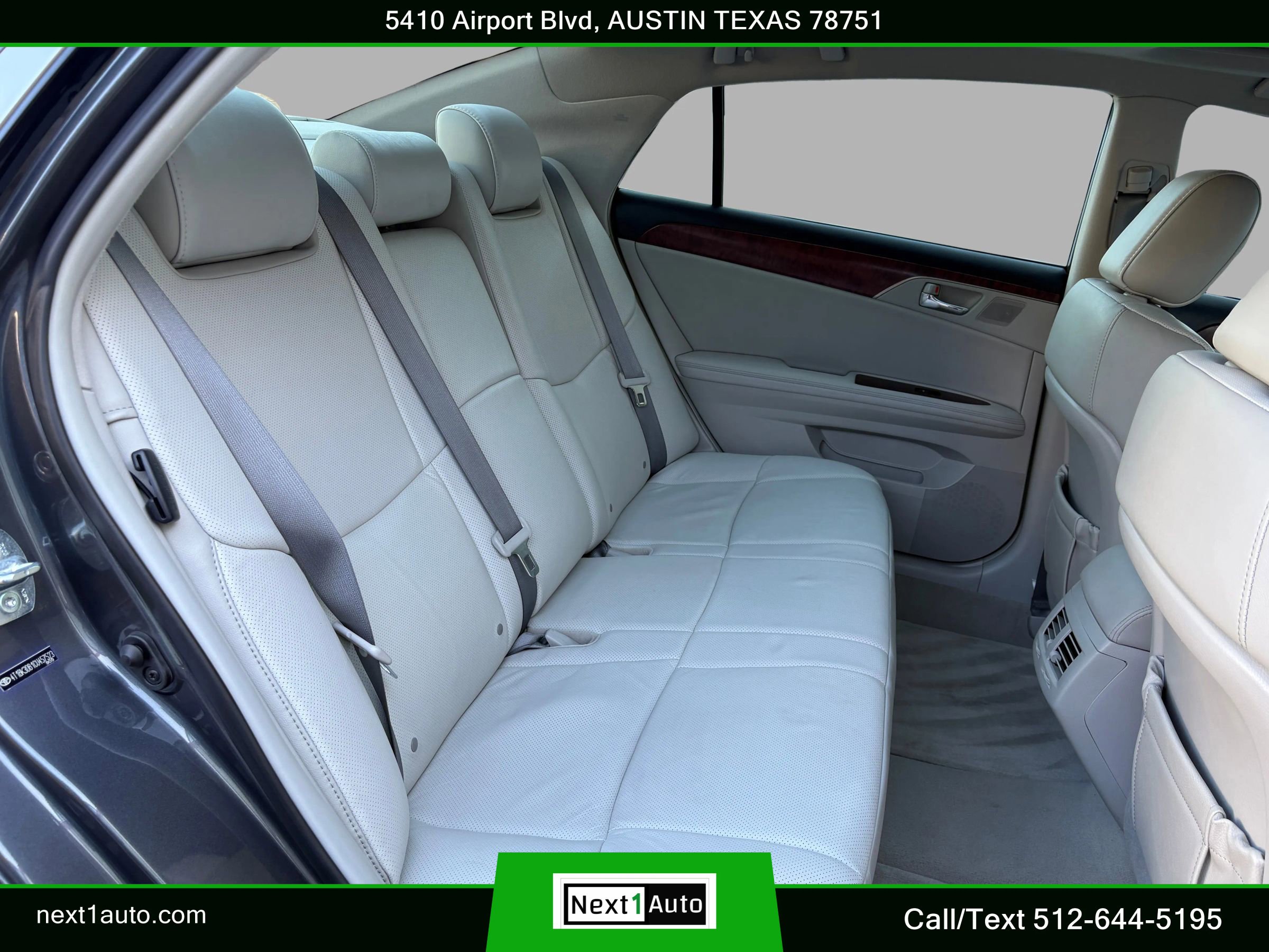 Used 2012 Toyota Avalon Limited image 32