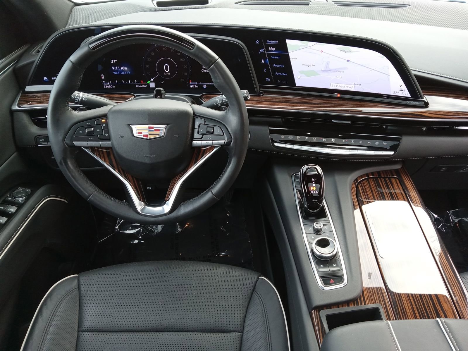 Certified 2024 Cadillac Escalade Premium Luxury image 16