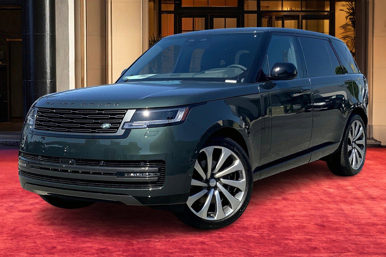 New 2025 Land Rover Range Rover Long Wheelbase SE