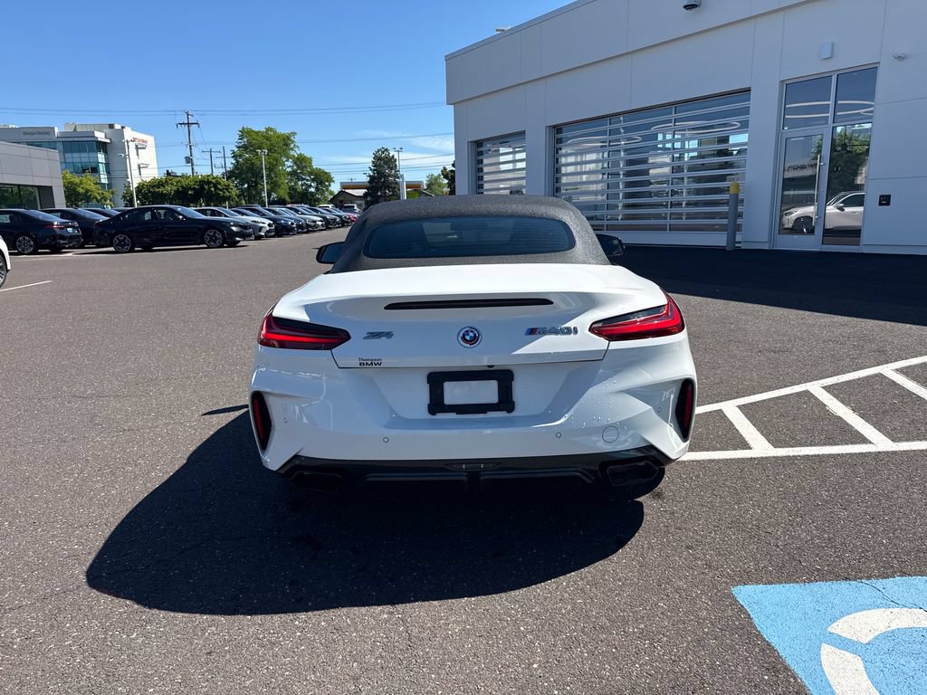 Certified 2022 BMW Z4 M40i w/ Premium Package RWD image 4