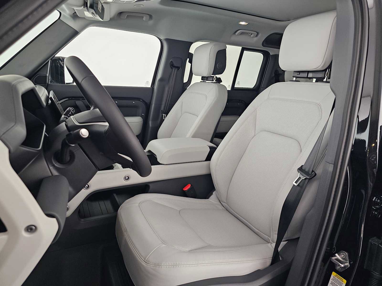 New 2026 Land Rover Defender 110 X-Dynamic SE image 21