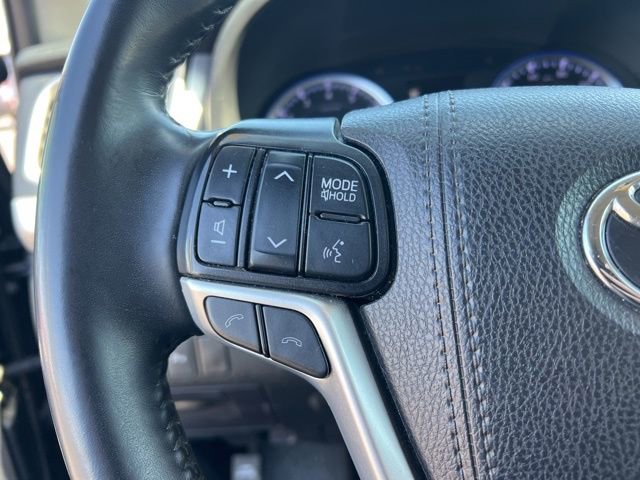 Used 2019 Toyota Highlander Limited image 14