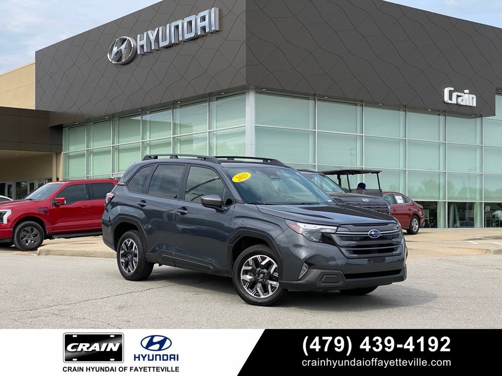 Used 2025 Subaru Forester Premium AWD/4WD image 1