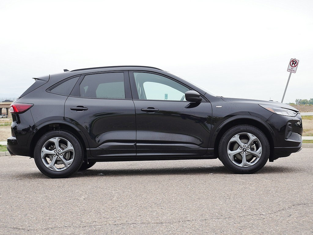 Used 2024 Ford Escape ST-Line w/ Tech Pack #1 AWD/4WD image 7