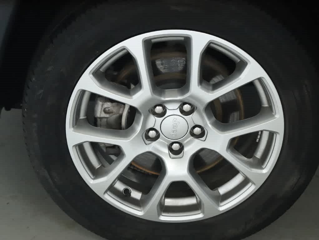 Used 2023 Jeep Compass Latitude AWD/4WD image 37