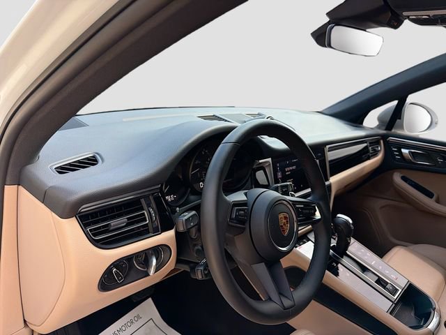 Used 2023 Porsche Macan Turbo image 26