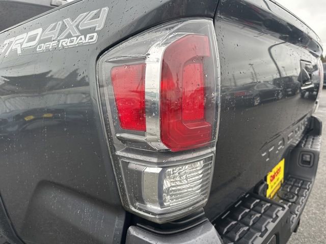 Used 2022 Toyota Tacoma TRD Off-Road w/ Technology Package image 16