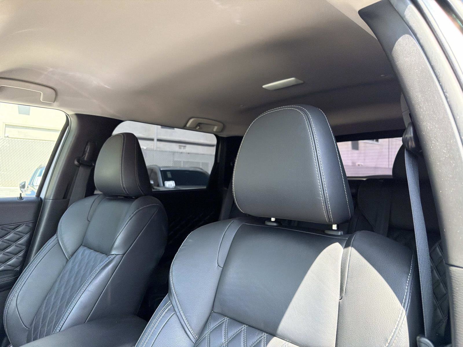 Used 2022 Mitsubishi Outlander SEL AWD/4WD image 14