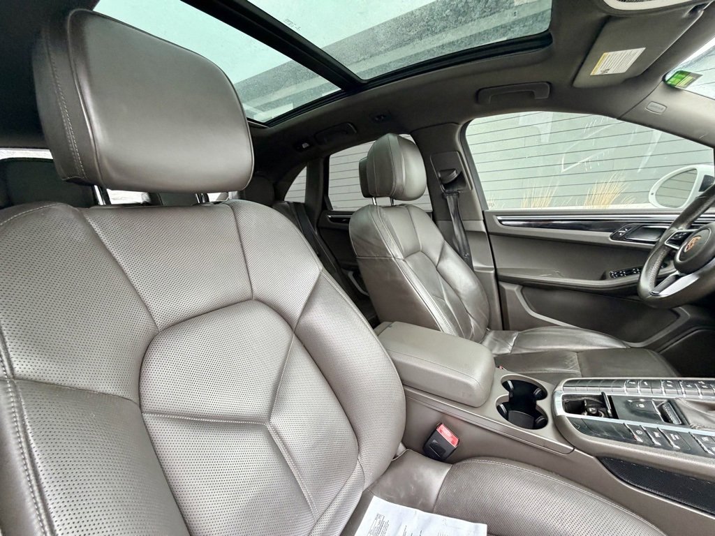Used 2018 Porsche Macan image 18