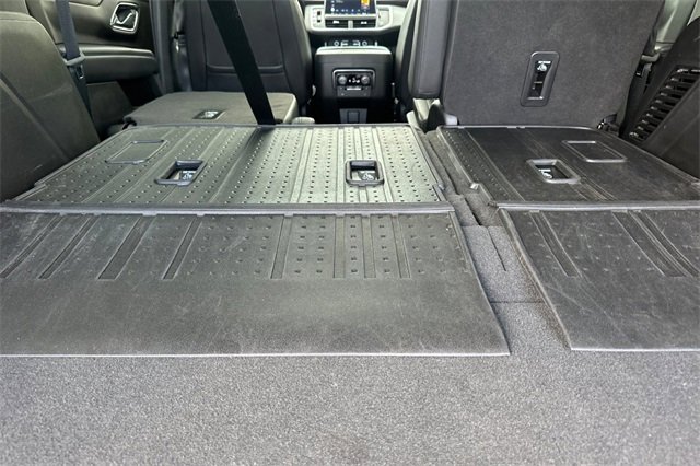 Used 2022 Chevrolet Tahoe Z71 w/ Z71 Off-Road Package image 17