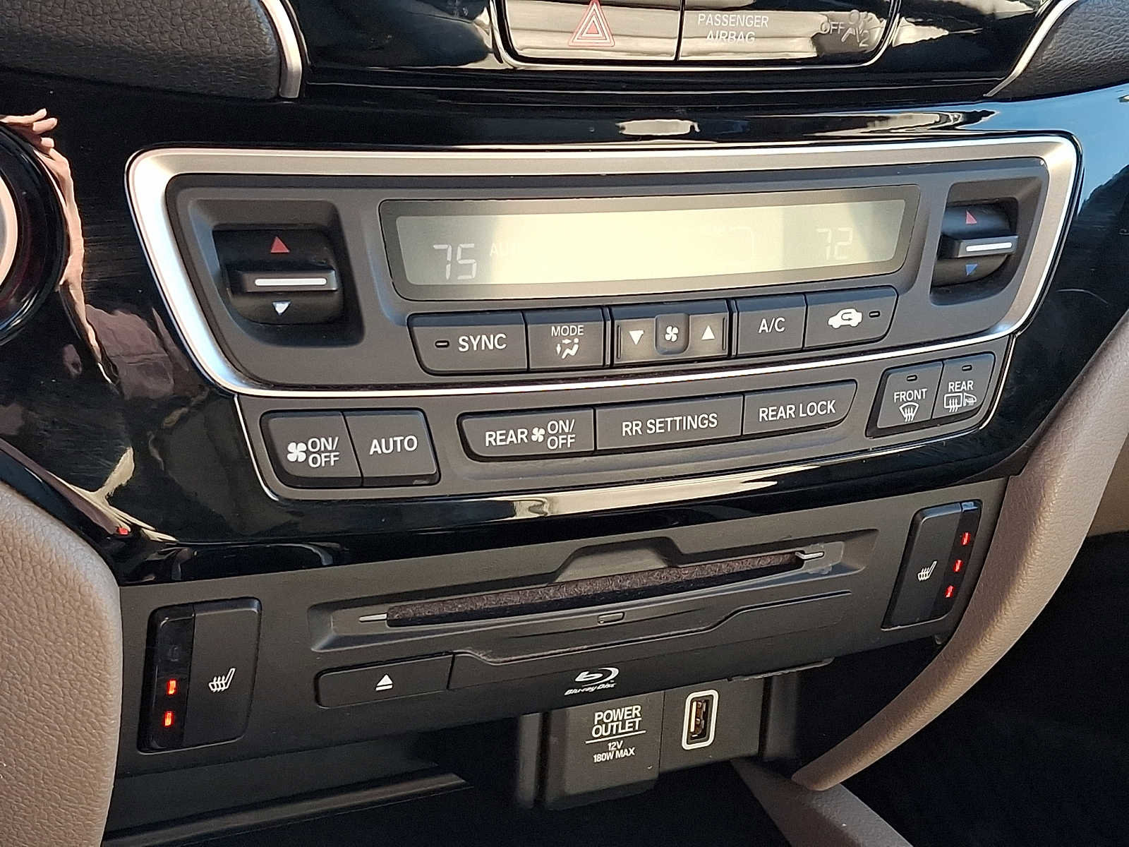 Used 2019 Honda Pilot Touring image 16