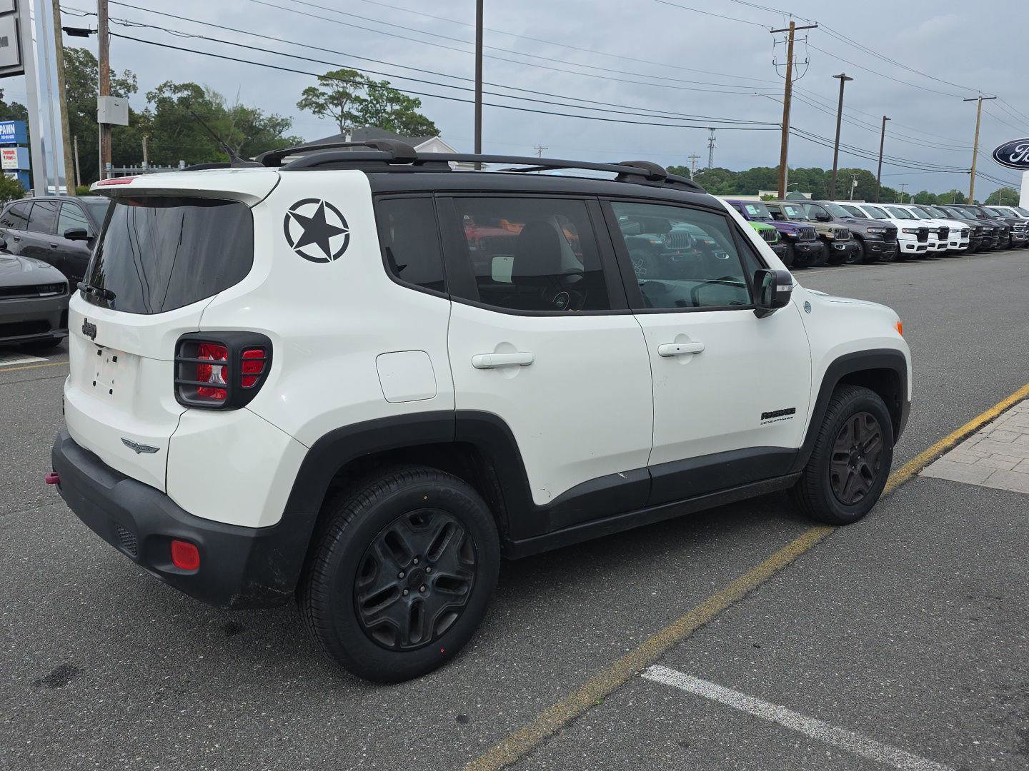 Used 2017 Jeep Renegade Trailhawk AWD/4WD image 7
