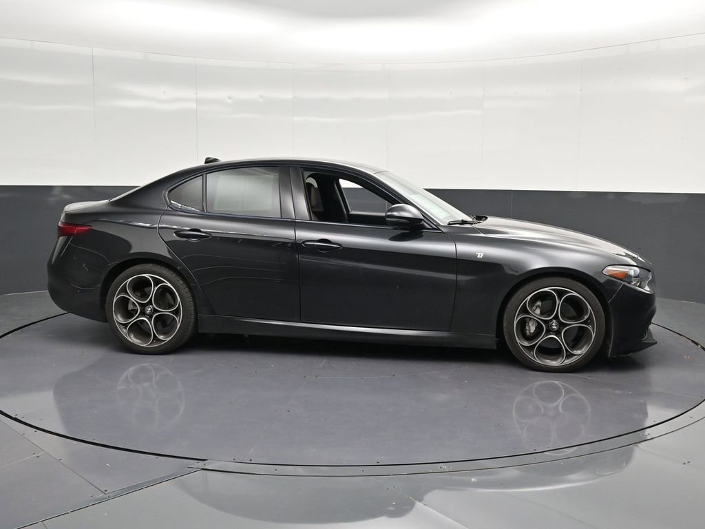 Used 2023 Alfa Romeo Giulia Ti RWD image 4