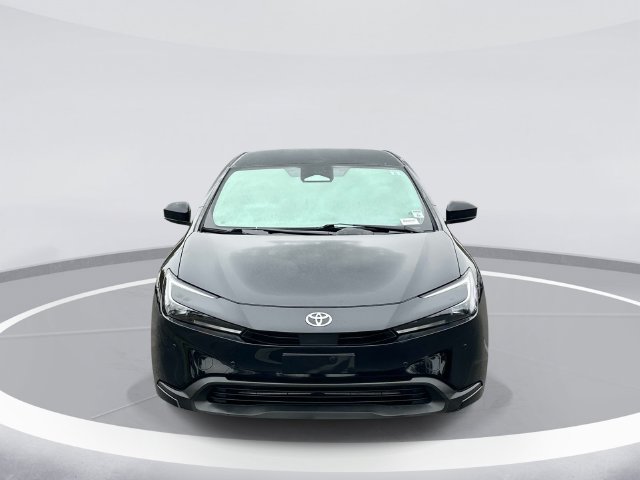 Used 2025 Toyota Prius LE FWD image 2