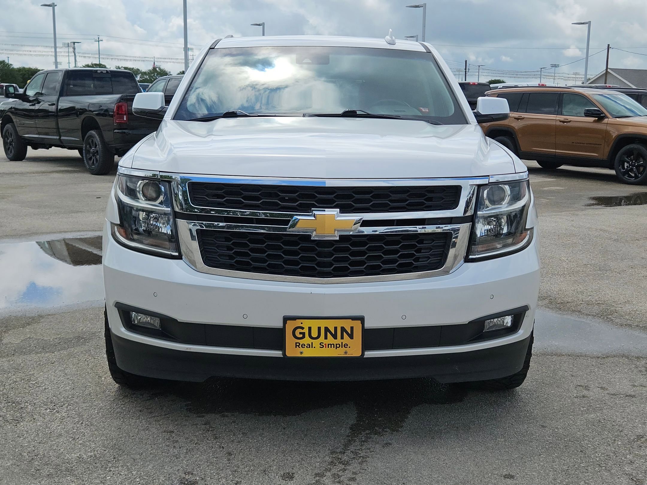 Used 2018 Chevrolet Suburban LT AWD/4WD image 8