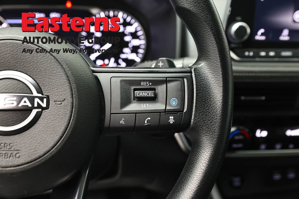 Used 2024 Nissan Rogue SV AWD/4WD image 15