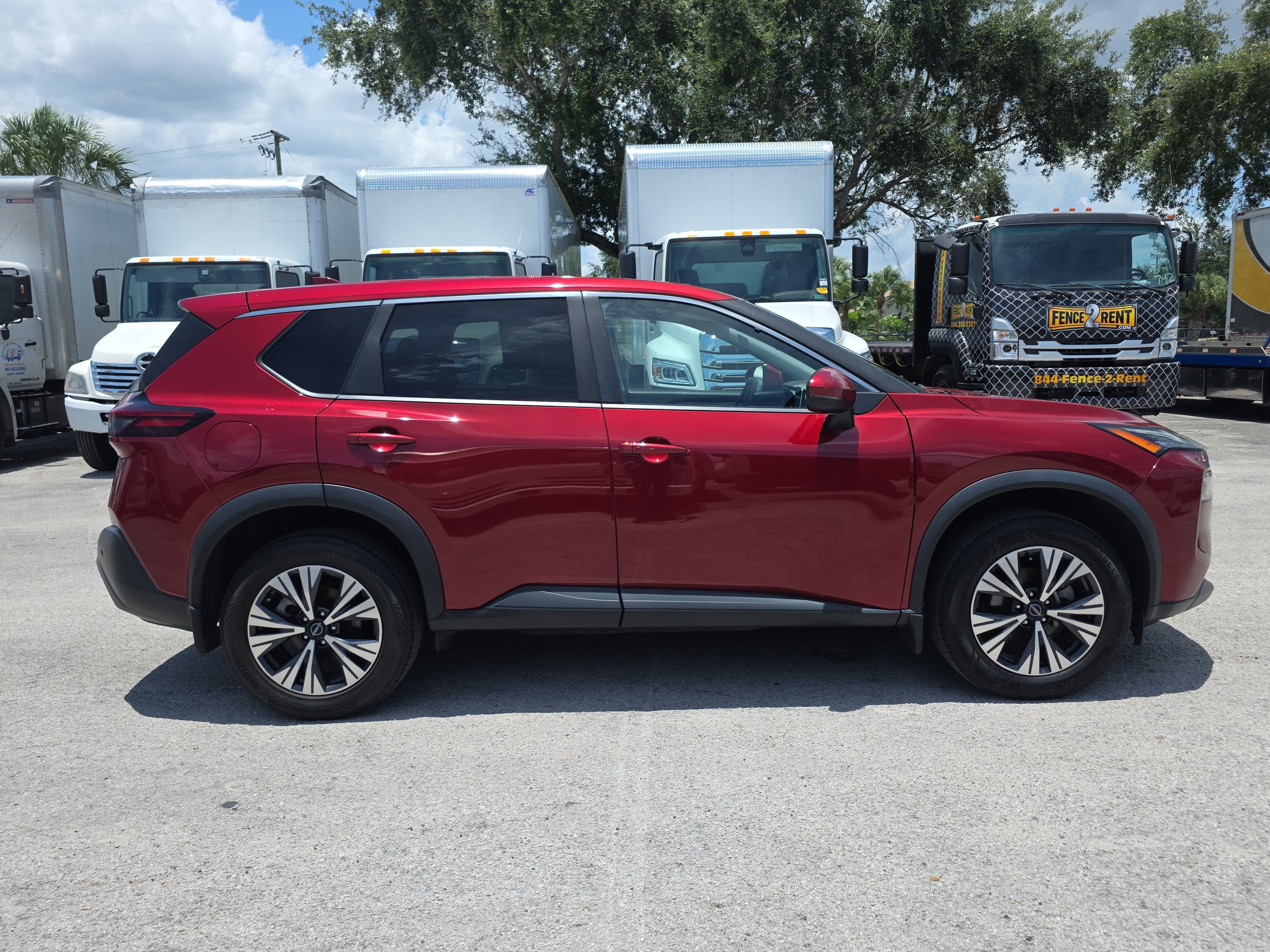 Used 2023 Nissan Rogue SV FWD image 8