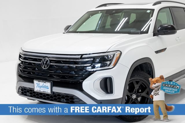 Used 2024 Volkswagen Atlas Peak Edition SEL AWD/4WD image 2