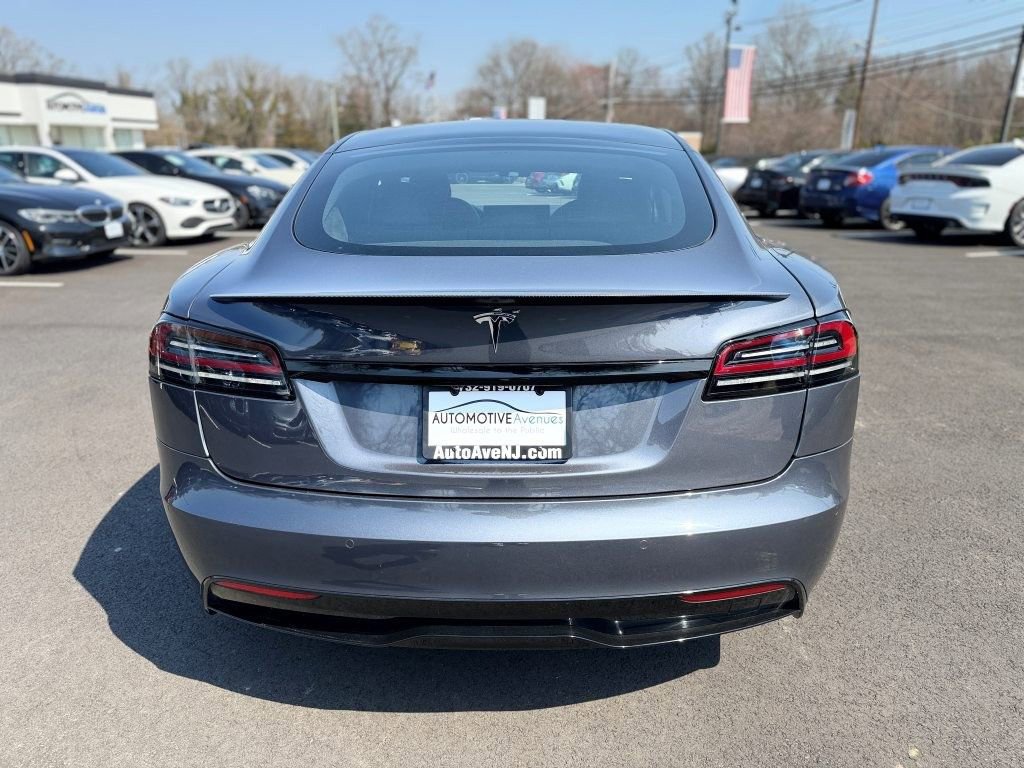 Used 2022 Tesla Model S Plaid image 4
