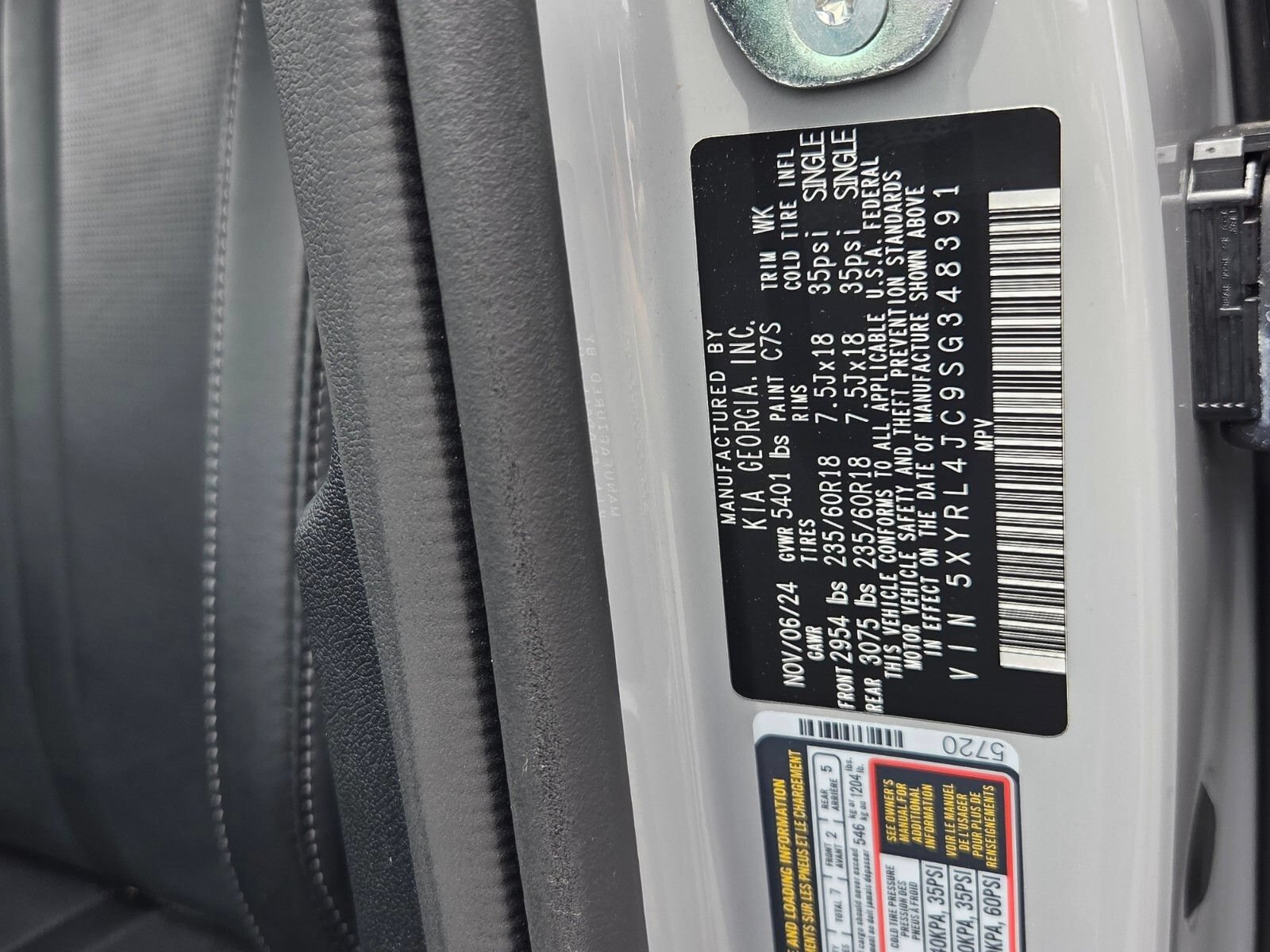 Used 2025 Kia Sorento S FWD image 17