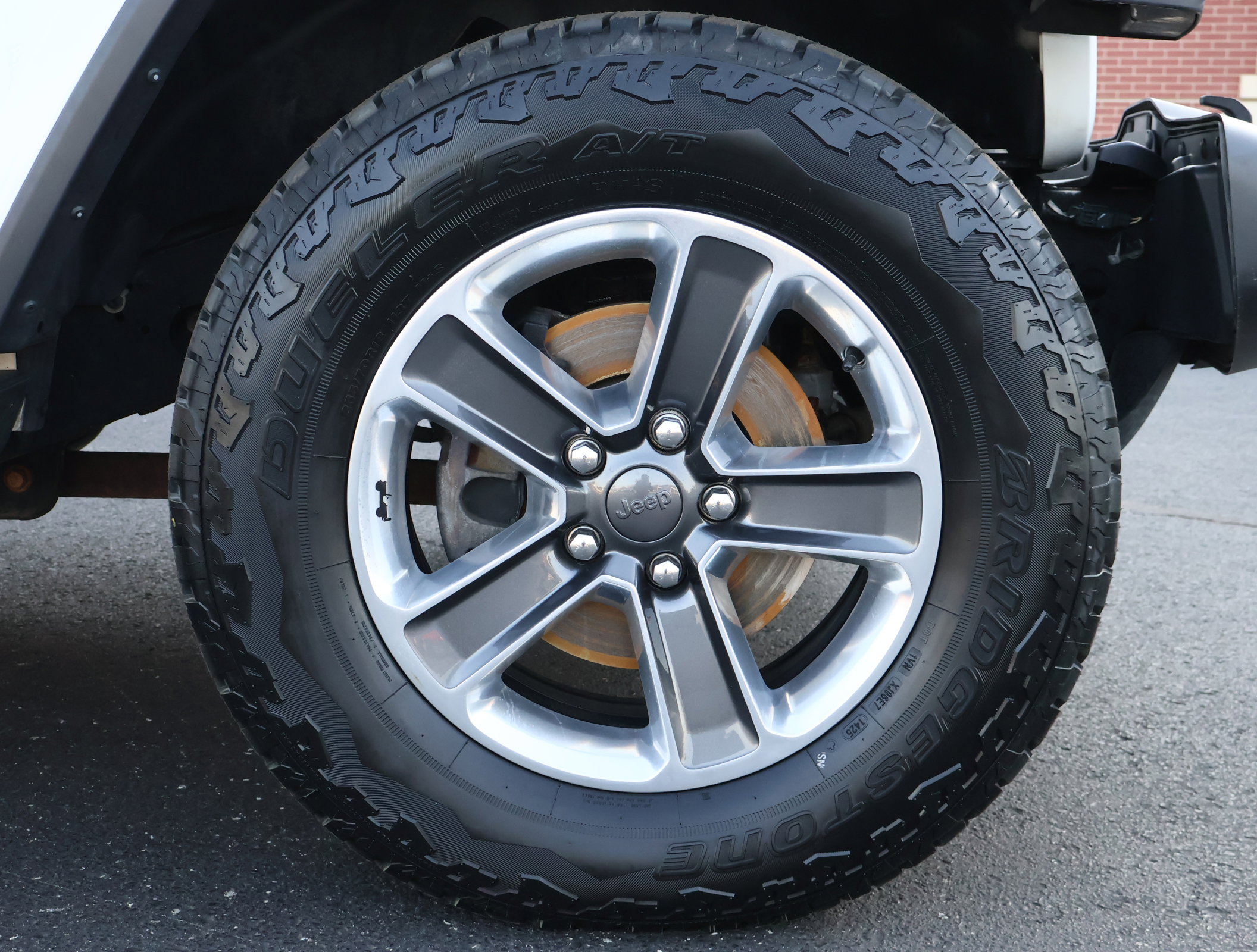 Used 2018 Jeep Wrangler Unlimited Sahara image 19