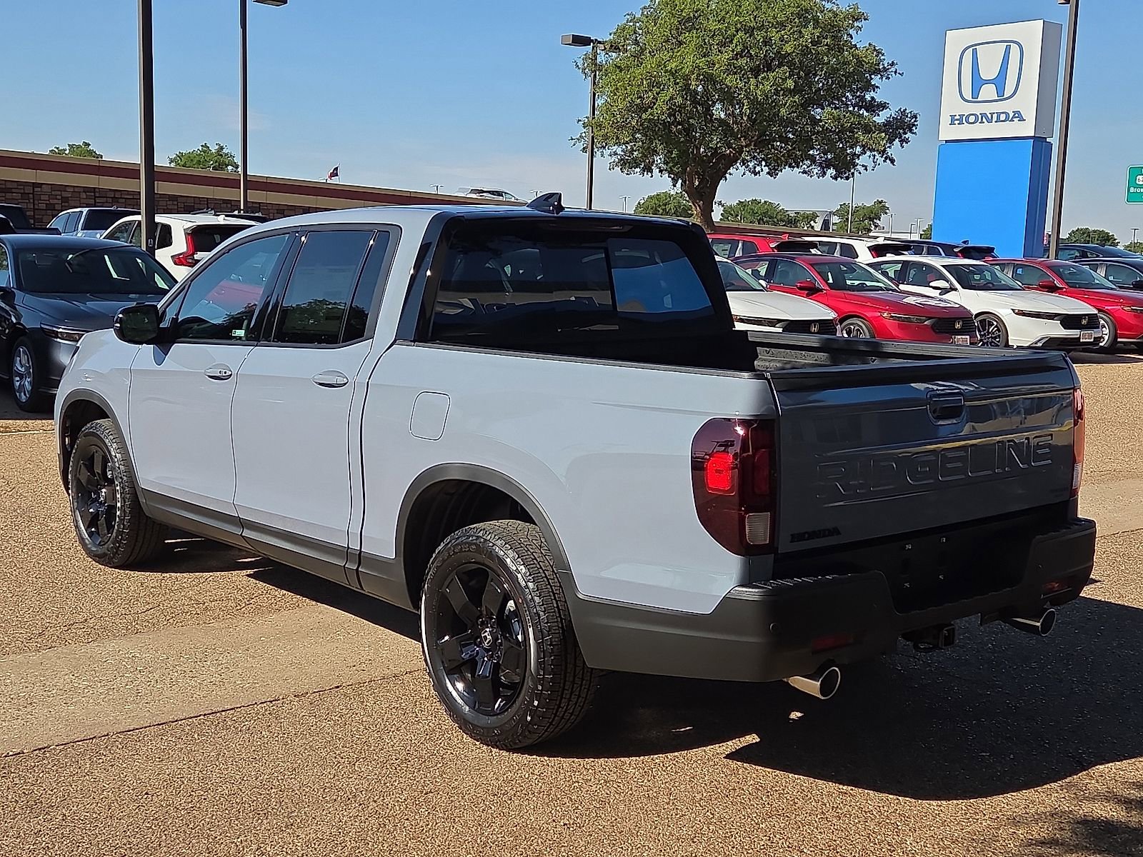 New 2026 Honda Ridgeline Black Edition image 3