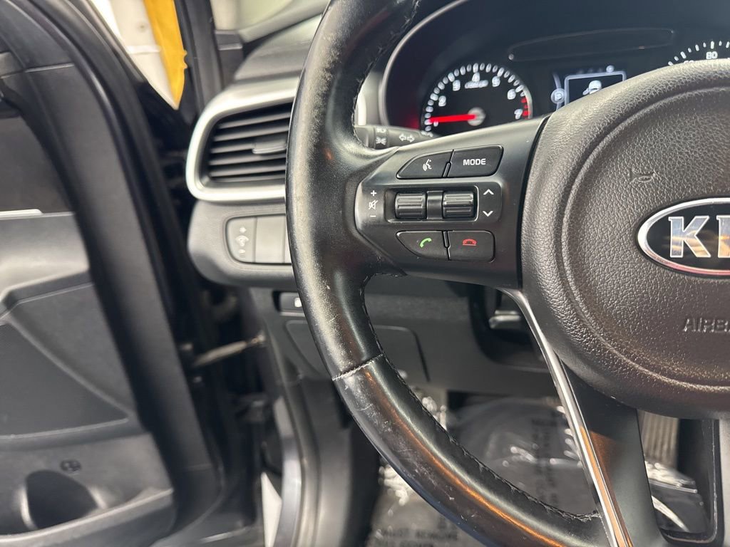 Used 2016 Kia Sorento LX w/ LX Convenience Package image 24