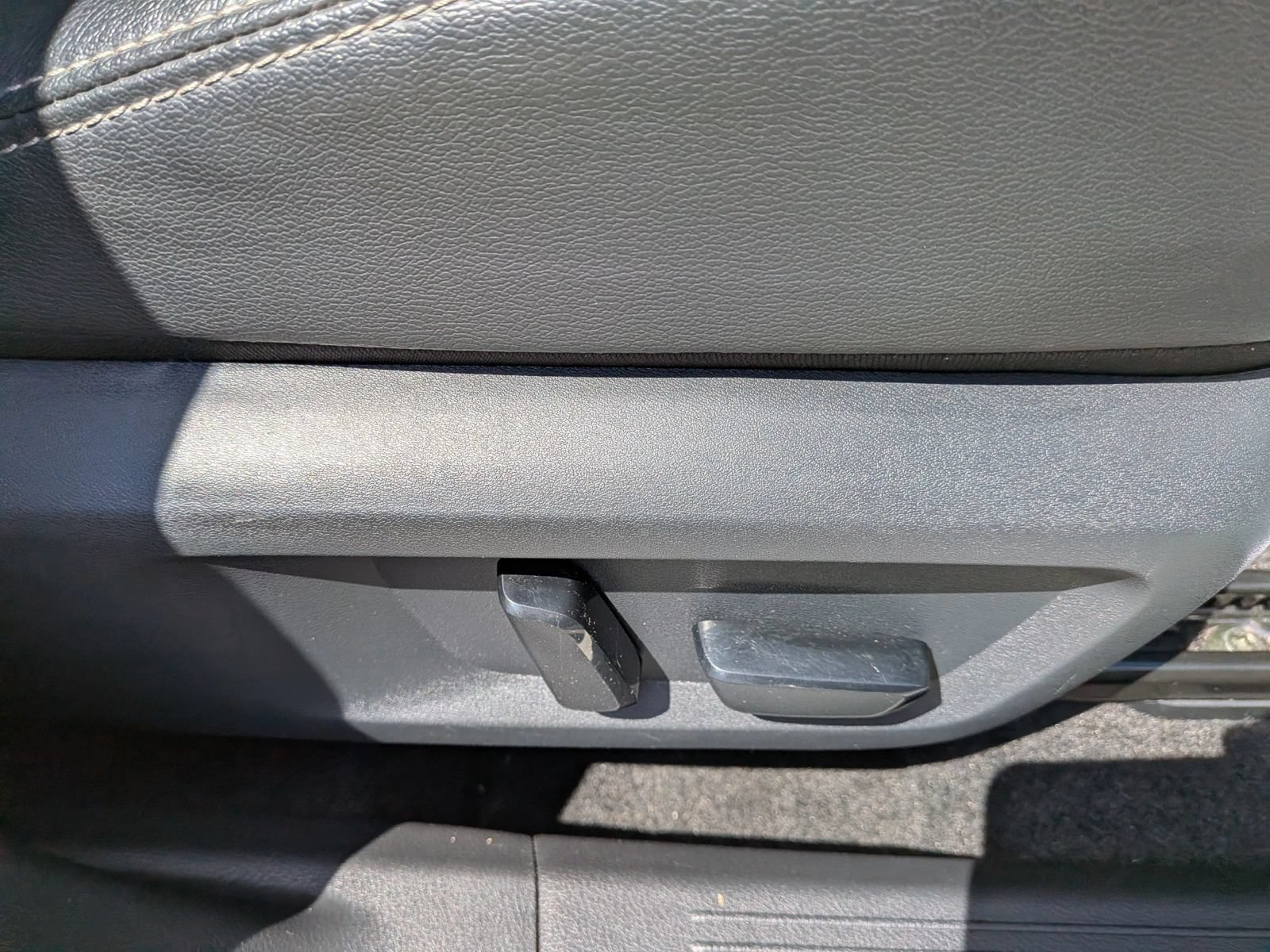 Used 2023 Nissan Rogue SL AWD/4WD image 44