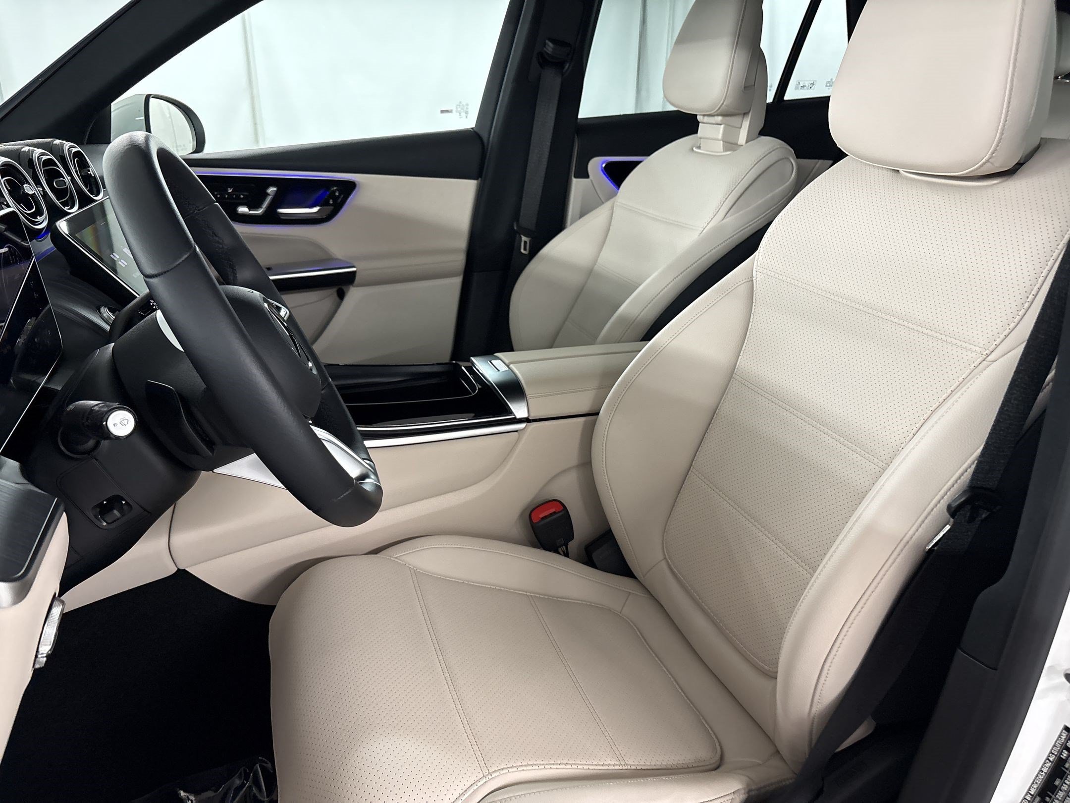 Certified 2025 Mercedes-Benz GLC 350e 4MATIC image 5