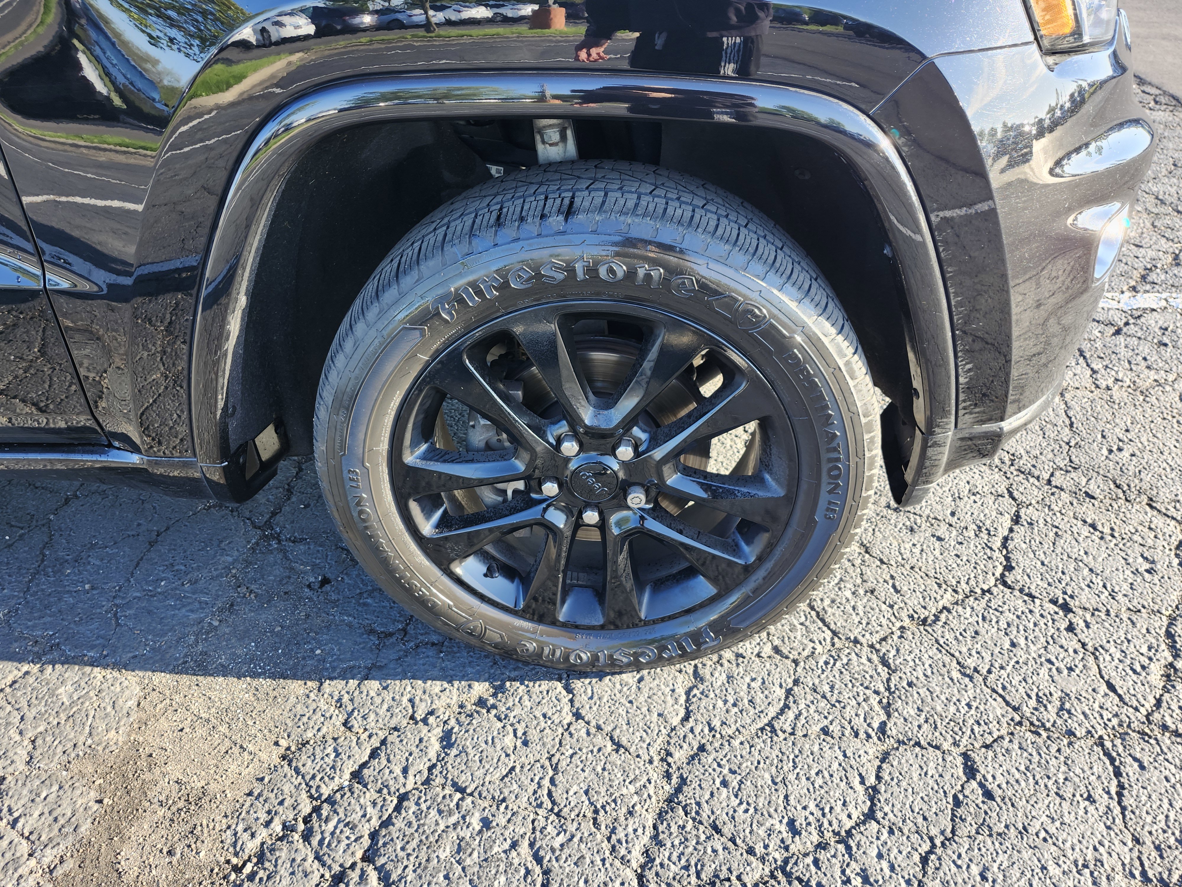 Used 2019 Jeep Grand Cherokee Altitude AWD/4WD image 12