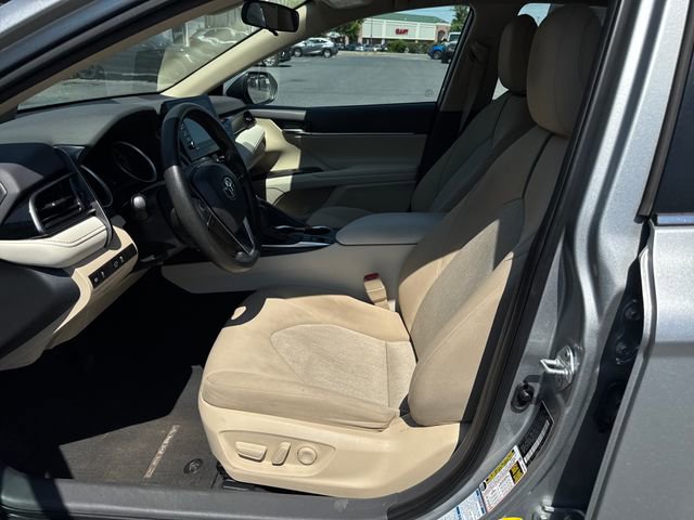 Used 2022 Toyota Camry LE AWD/4WD image 9