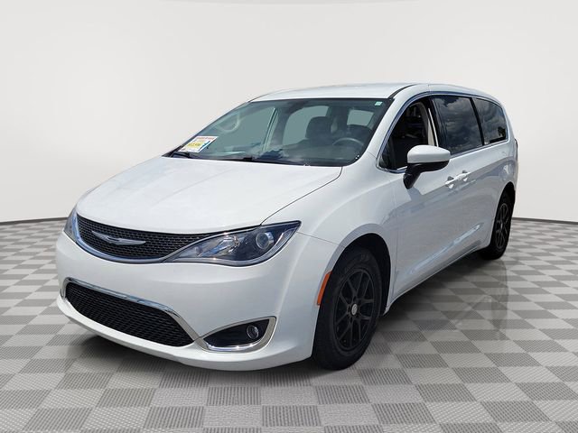 Used 2017 Chrysler Pacifica Touring Plus FWD image 3