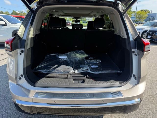 New 2026 Nissan Rogue Platinum image 10