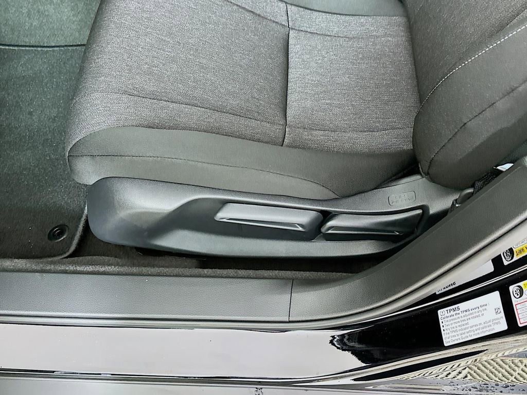 Certified 2025 Honda Accord LX image 9