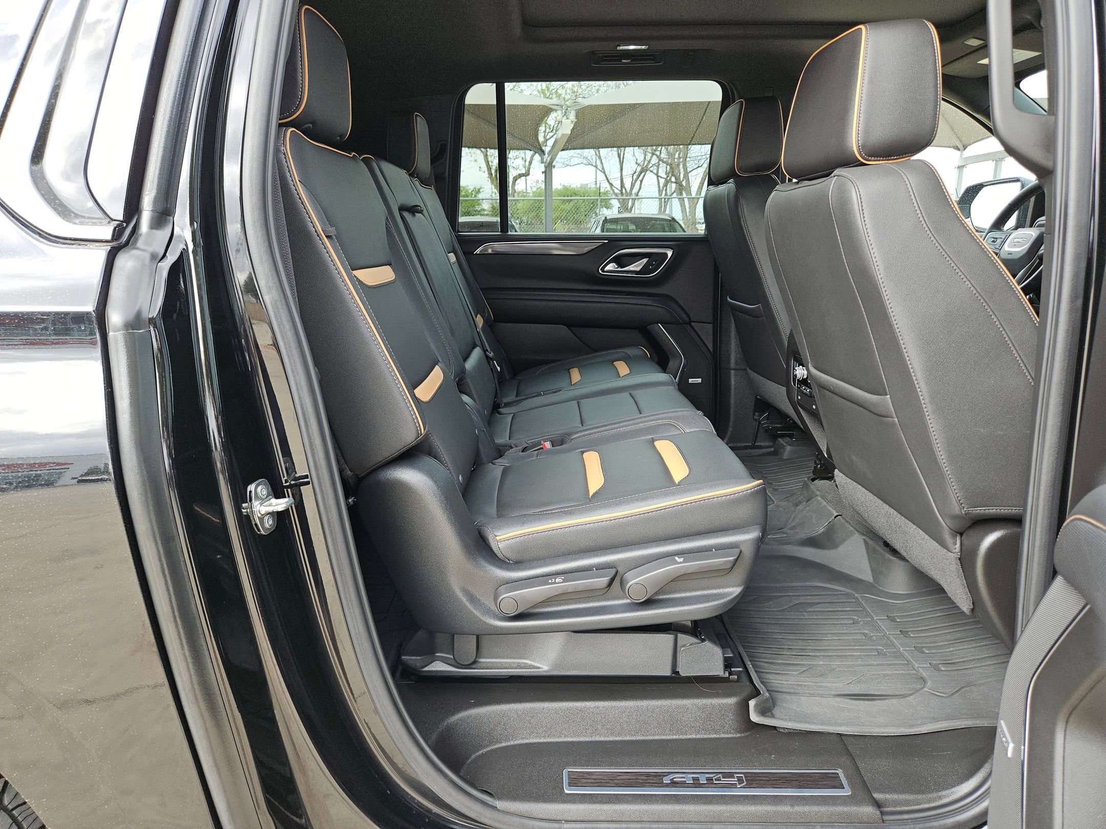 Certified 2023 GMC Yukon XL AT4 image 25