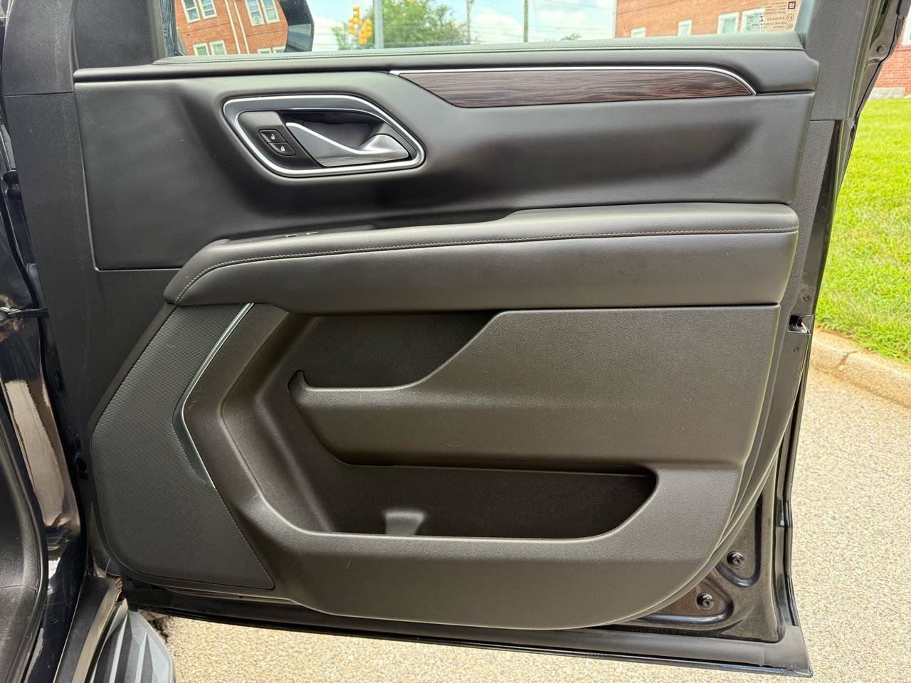 Used 2021 Chevrolet Tahoe 2WD w/ 1FL Safety Package image 39