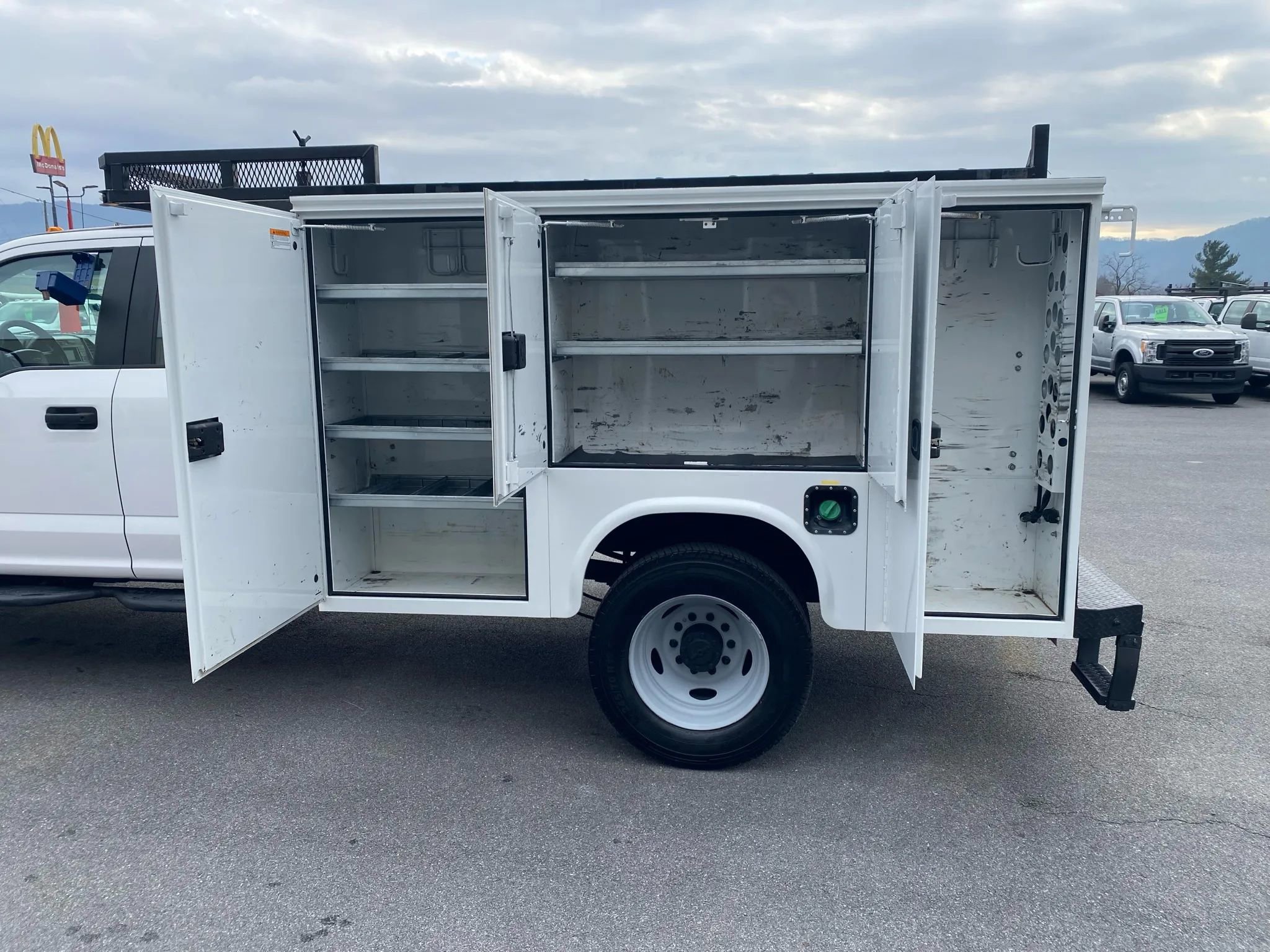 Used 2018 Ford F450 XL w/ Power Equipment Group image 33