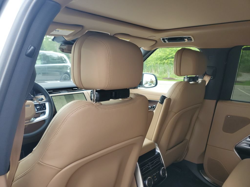 New 2026 Land Rover Range Rover Long Wheelbase SE AWD/4WD image 24