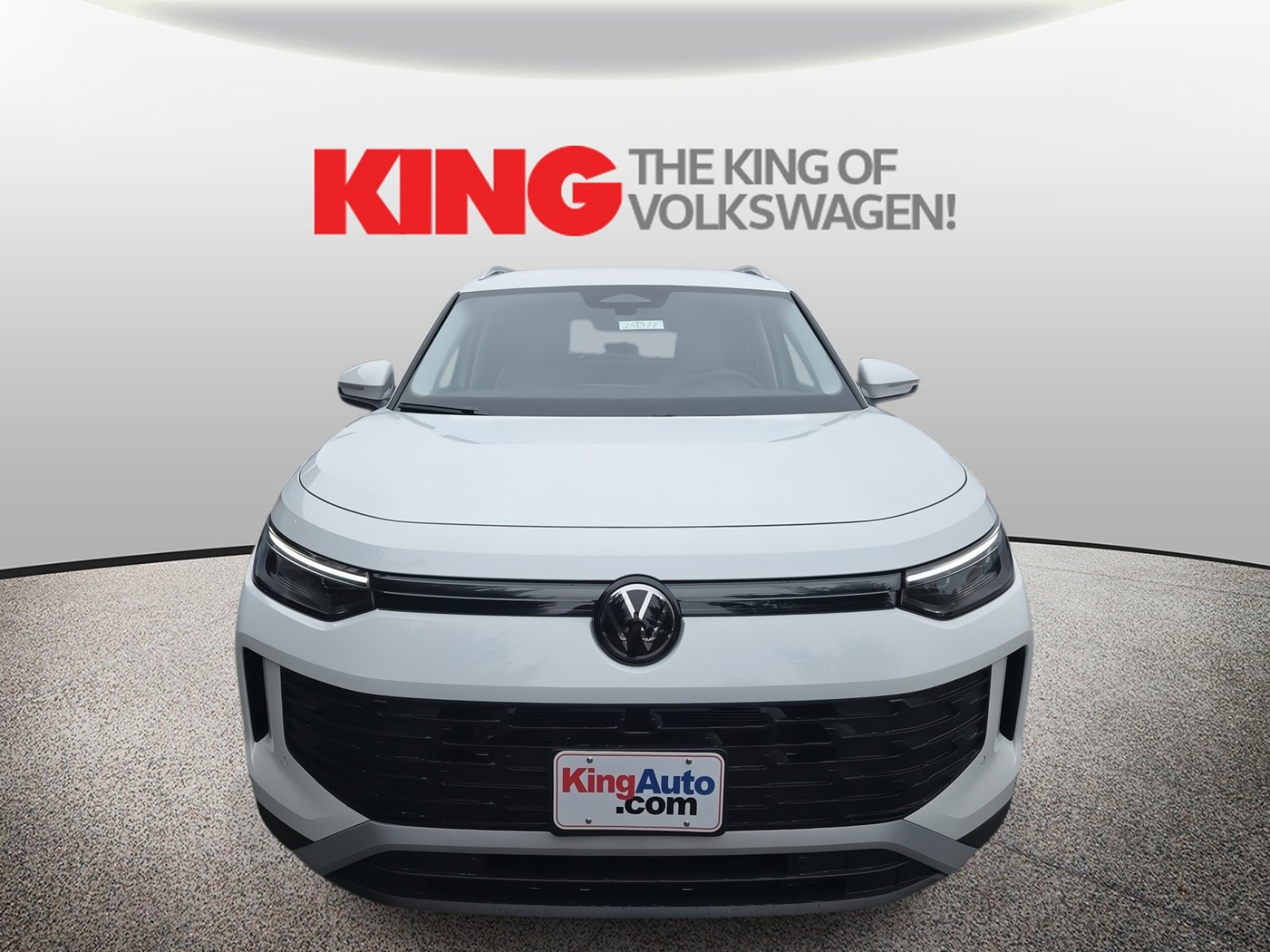 New 2025 Volkswagen Tiguan SE image 2