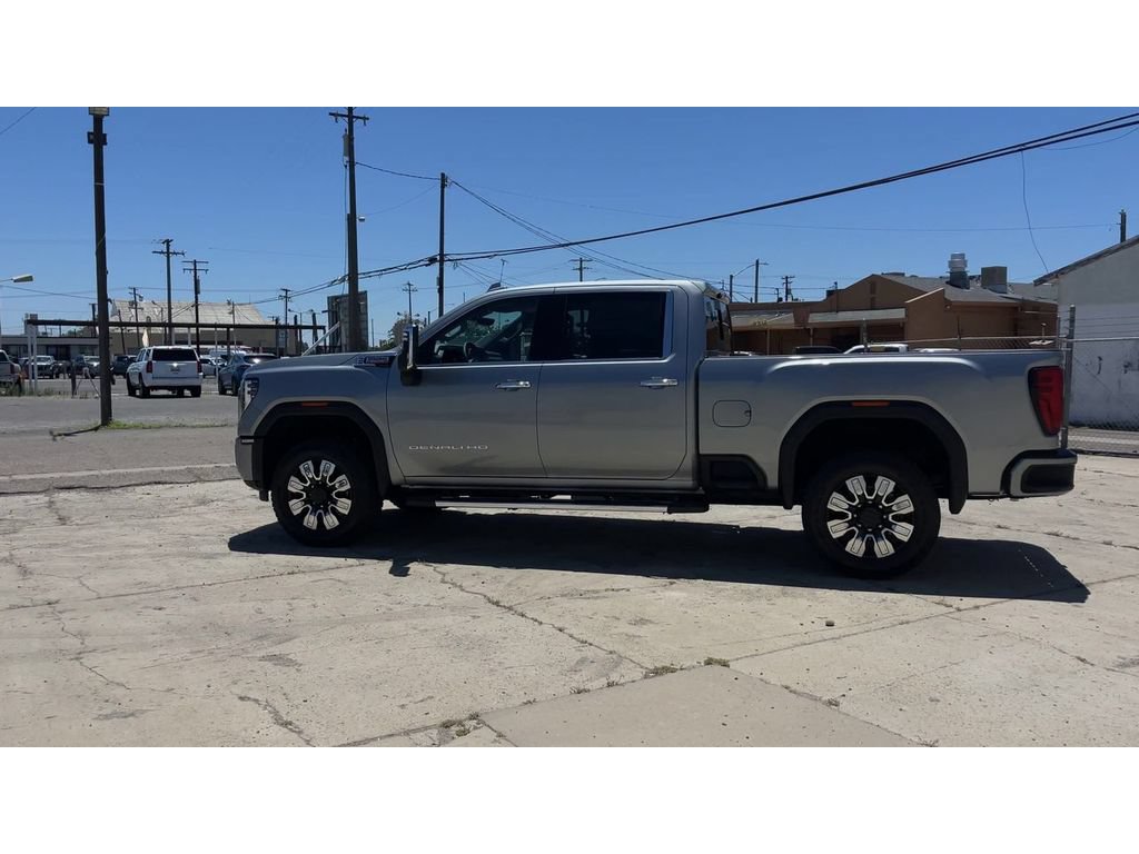 New 2026 GMC Sierra 2500 Denali w/ Denali Reserve Package AWD/4WD image 8