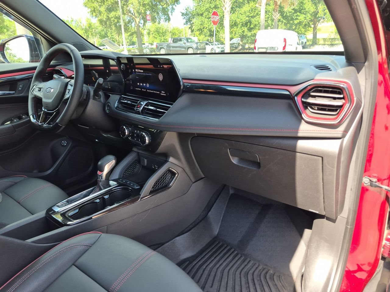 Used 2025 Chevrolet TrailBlazer RS w/ Convenience Package FWD image 25